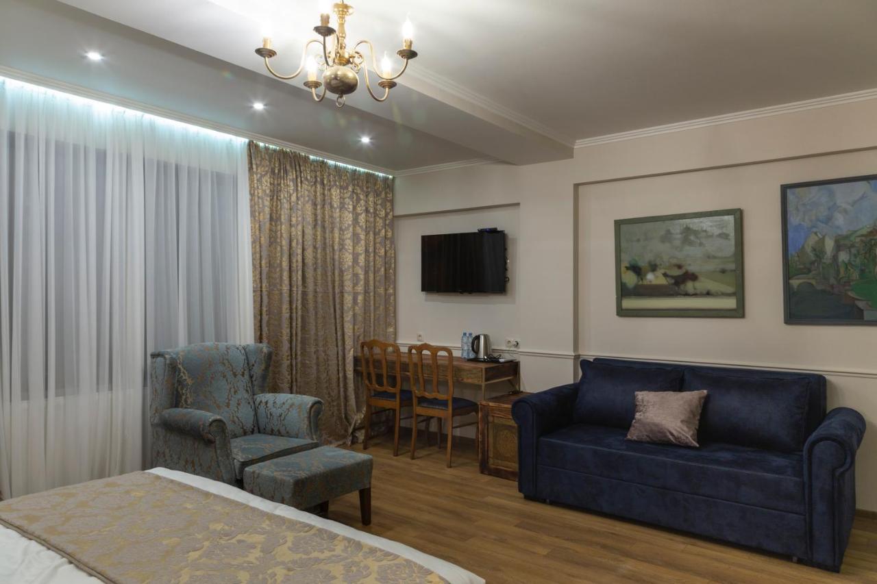 Omart Hotel - Gallery Tbilisi Buitenkant foto