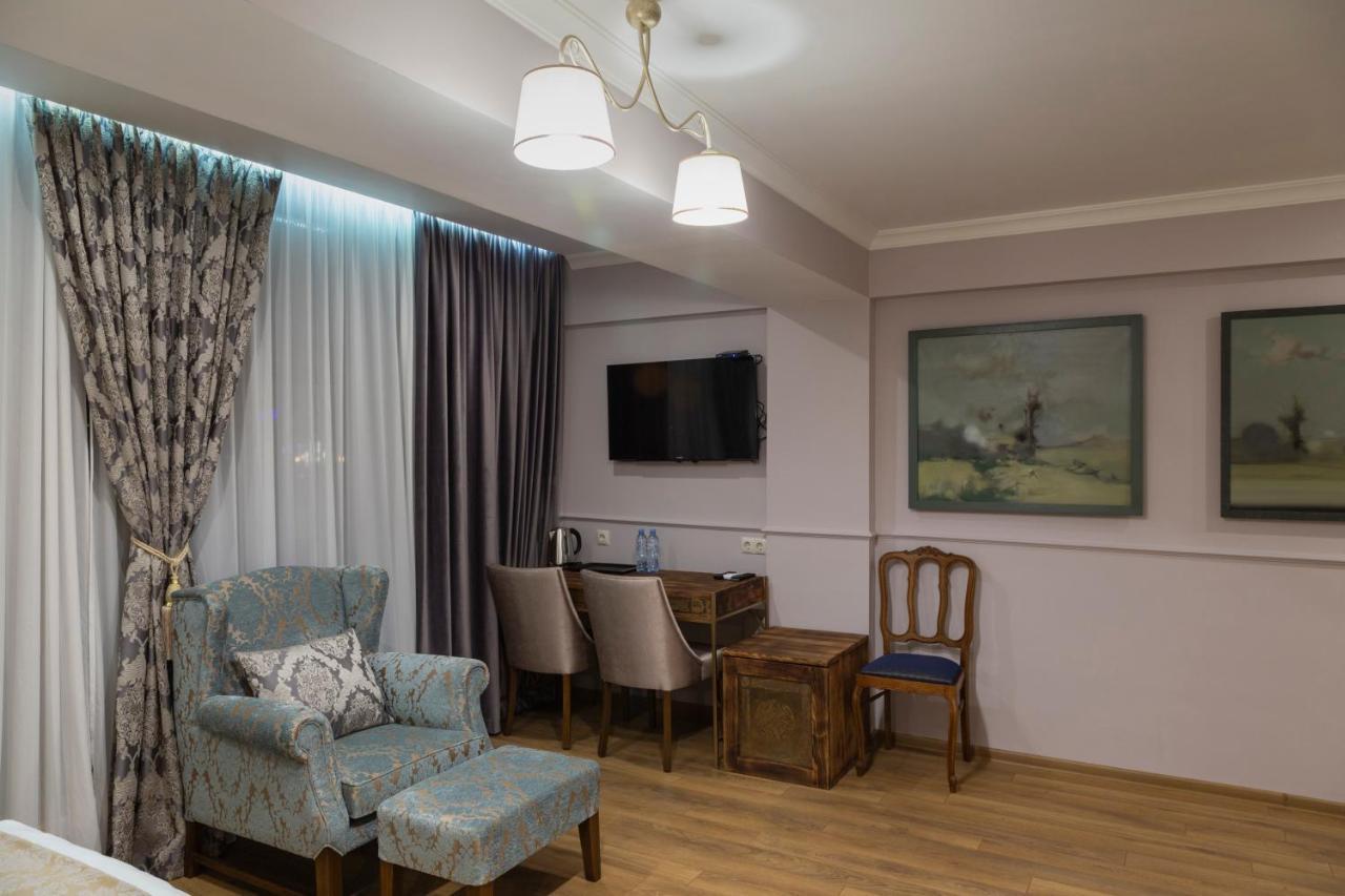 Omart Hotel - Gallery Tbilisi Buitenkant foto