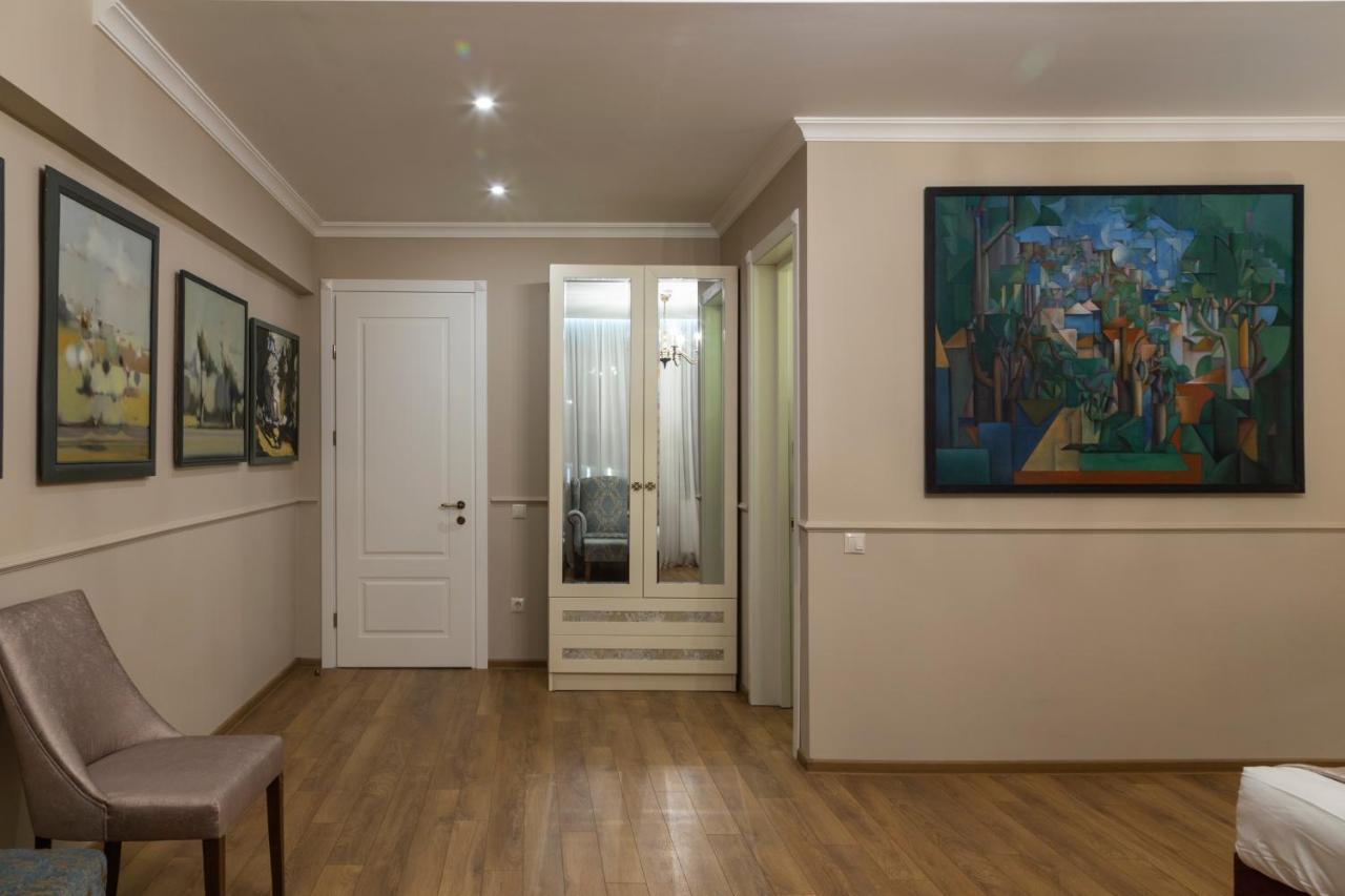 Omart Hotel - Gallery Tbilisi Buitenkant foto